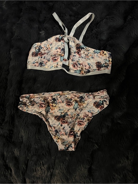 amore & sorvete Other - Floral Print Women's Bikini Set - Light Beige